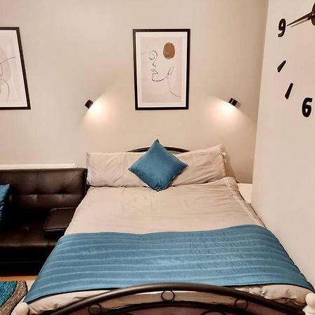 Thornton Heath Stylish Apartment, Self Check-In, Ideal 4 Contractors, 25Mins To Gatwick Airport מראה חיצוני תמונה