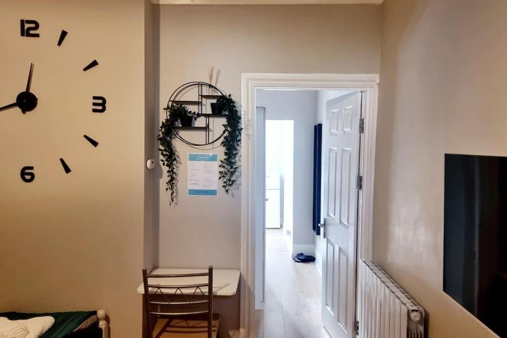 Thornton Heath Stylish Apartment, Self Check-In, Ideal 4 Contractors, 25Mins To Gatwick Airport מראה חיצוני תמונה